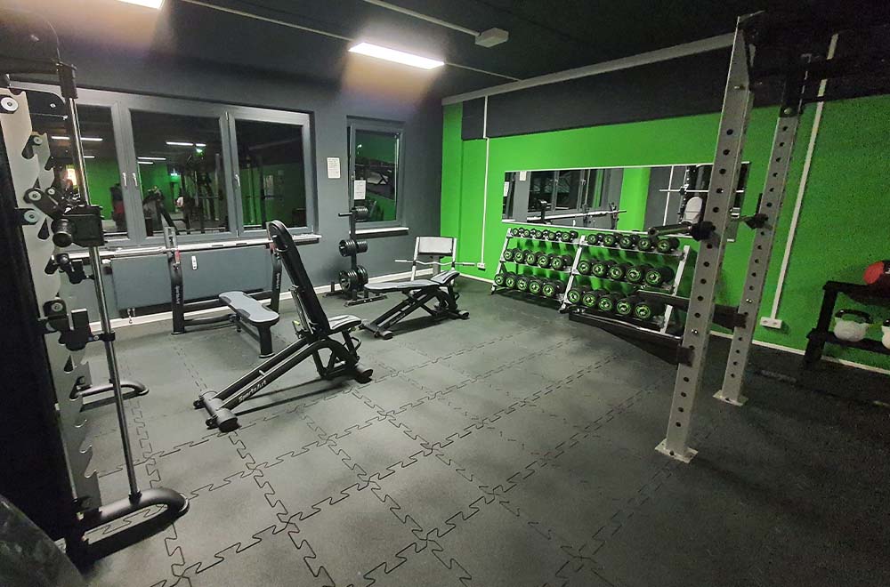 fitplus_Fitnessstudio Hohenmoelsen Freihanteltraining