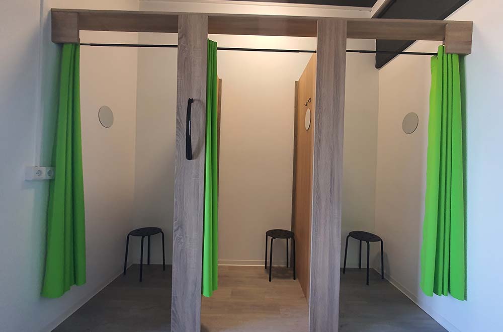 fitplus_Fitnessstudio Hohenmoelsen Umkleide_2